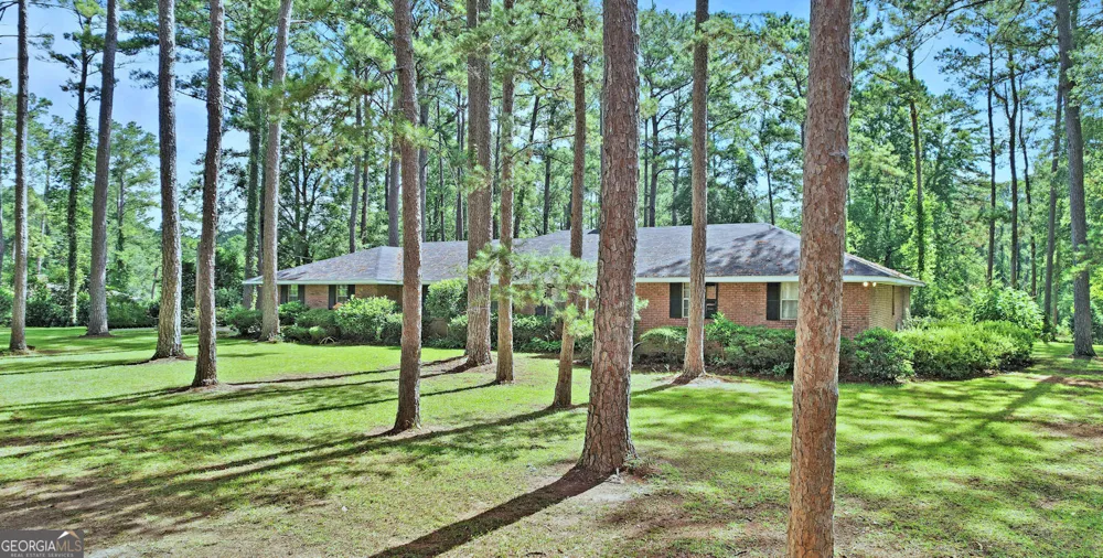 1270 Wadsworth DR Albany, GA 31721