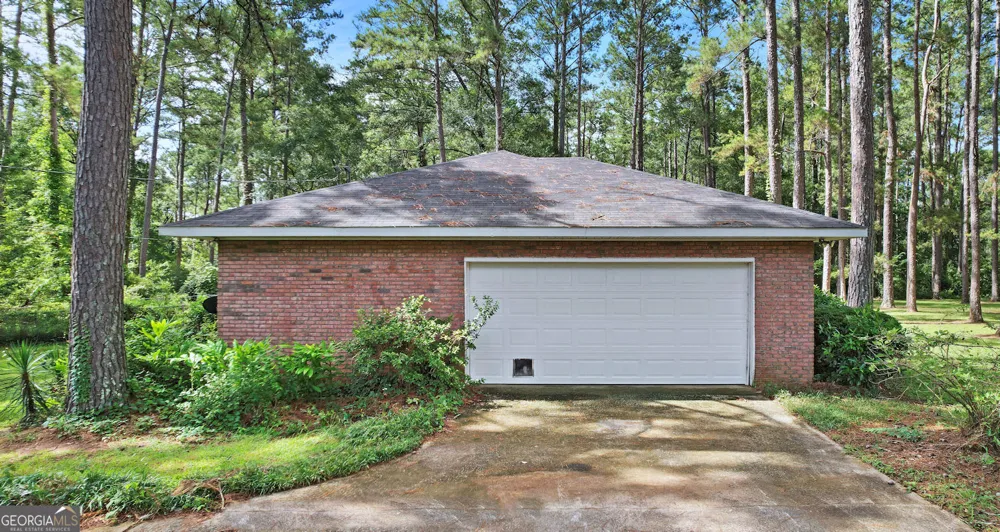 1270 Wadsworth DR Albany, GA 31721
