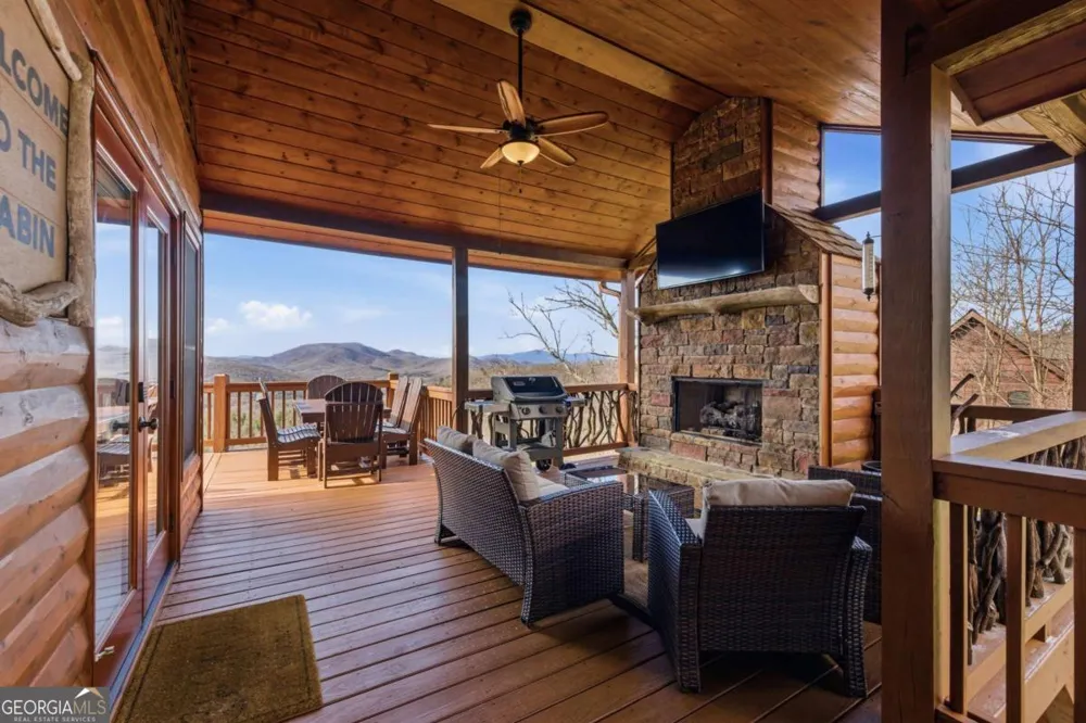 33 Stanley Ridge DR Morganton, GA 30560