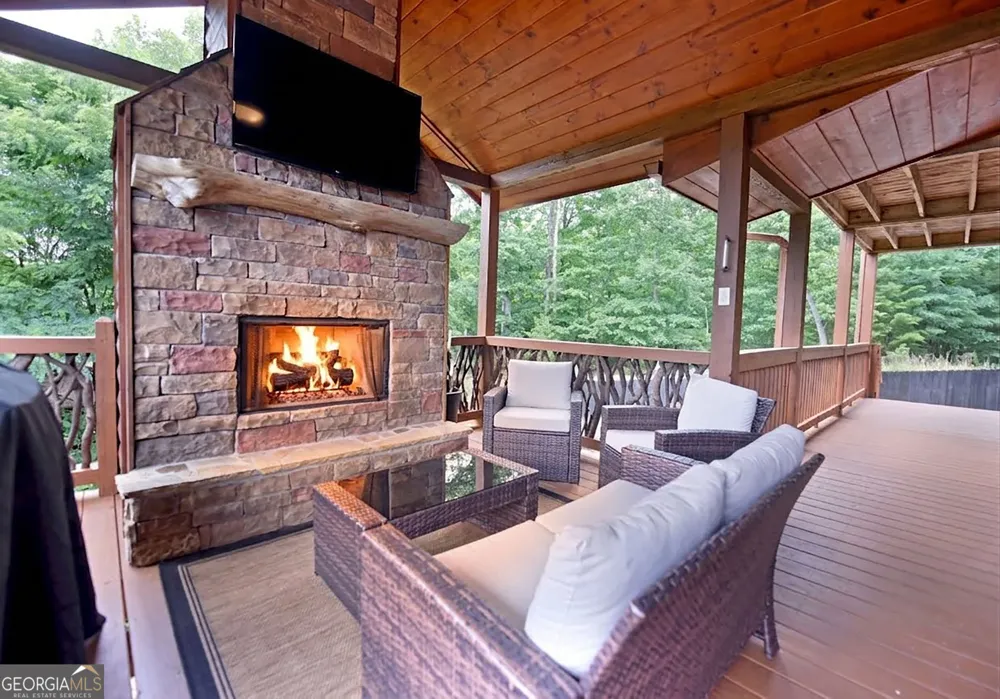 33 Stanley Ridge DR Morganton, GA 30560