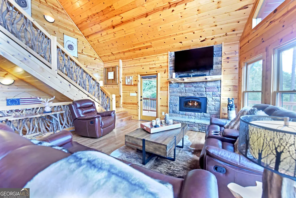 33 Stanley Ridge DR Morganton, GA 30560