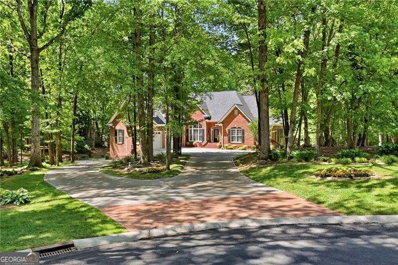 153 York PL Calhoun, GA 30701