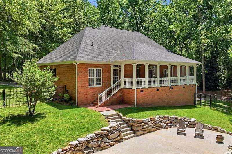 153 York PL Calhoun, GA 30701