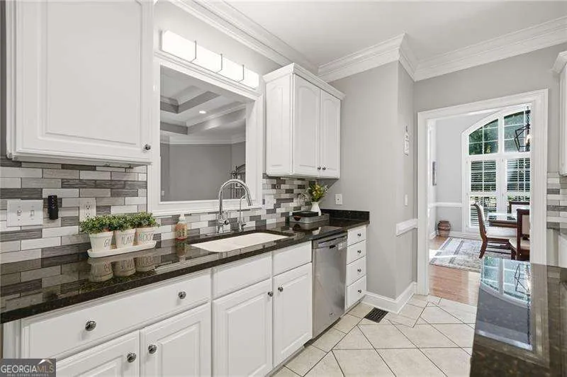 153 York PL Calhoun, GA 30701