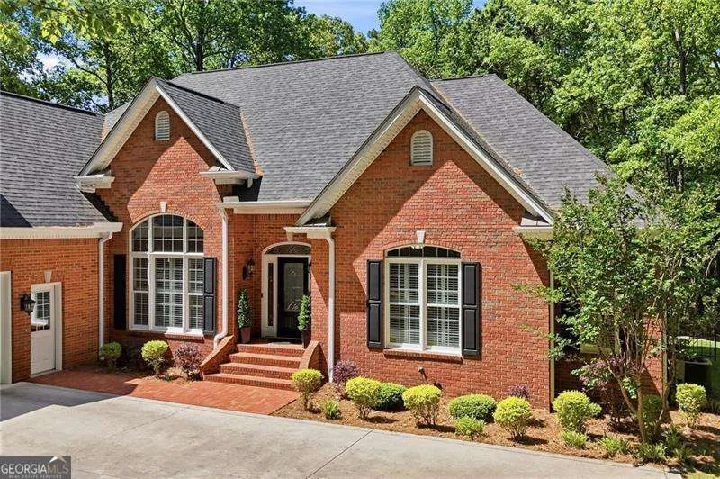 153 York PL Calhoun, GA 30701