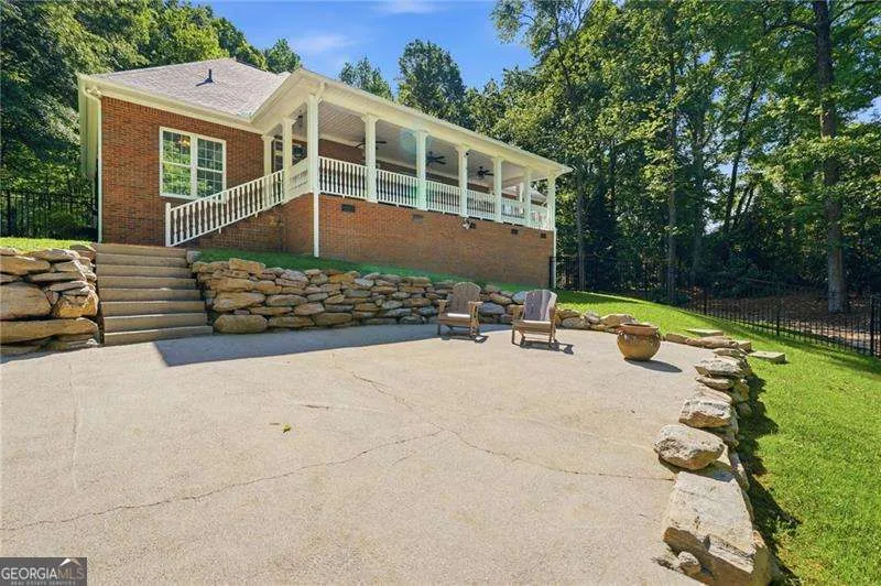 153 York PL Calhoun, GA 30701
