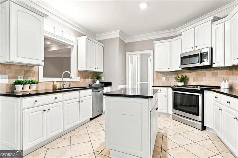 153 York PL Calhoun, GA 30701