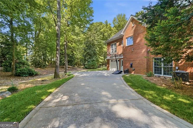 153 York PL Calhoun, GA 30701
