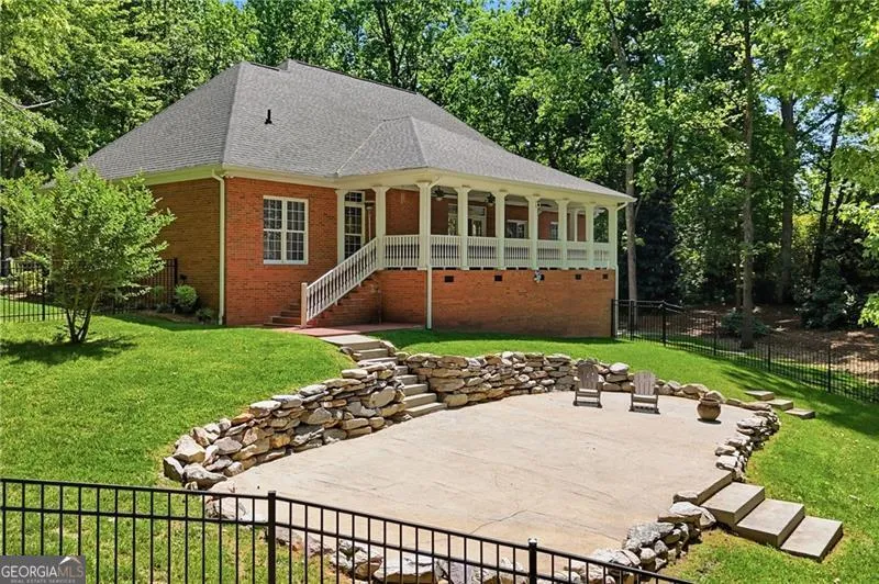 153 York PL Calhoun, GA 30701