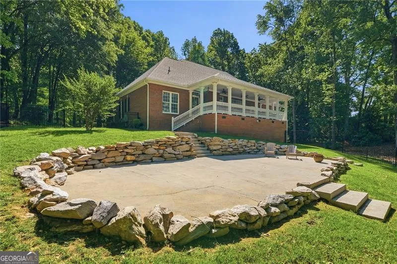 153 York PL Calhoun, GA 30701