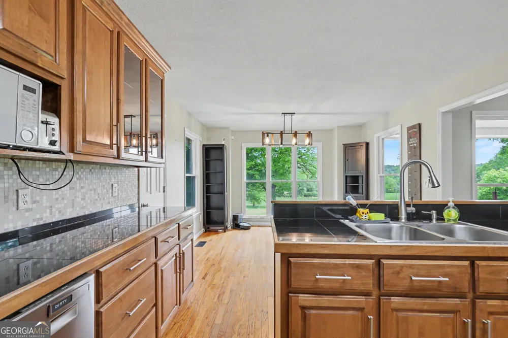 12 Chastain RD Murphy, NC 28906