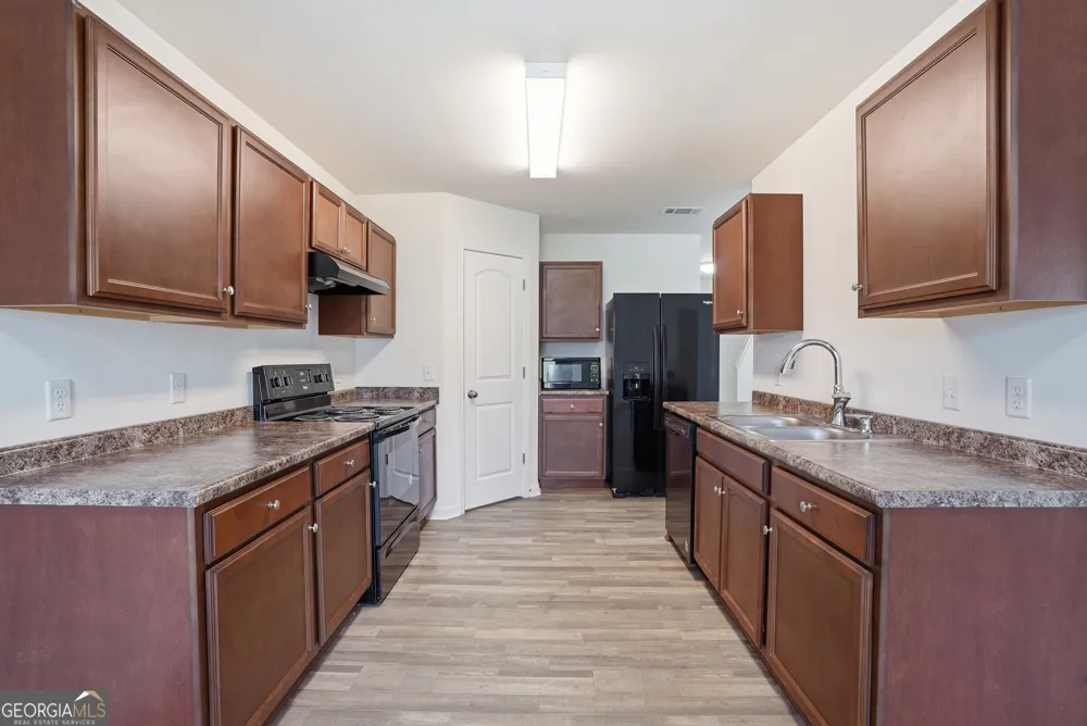 225 Rendell Hinesville, GA 31313