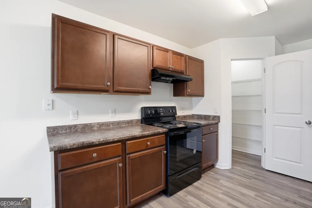 225 Rendell Hinesville, GA 31313