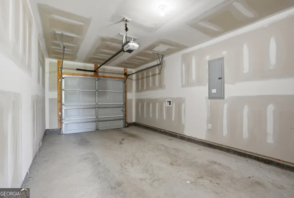 225 Rendell Hinesville, GA 31313