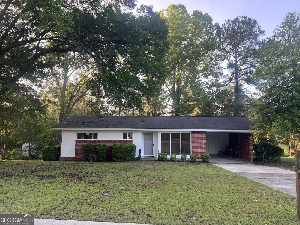 5506 Bacon AVE Eastman, GA 31023
