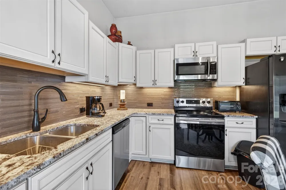 615 Kenway Loop Mooresville, NC 28117