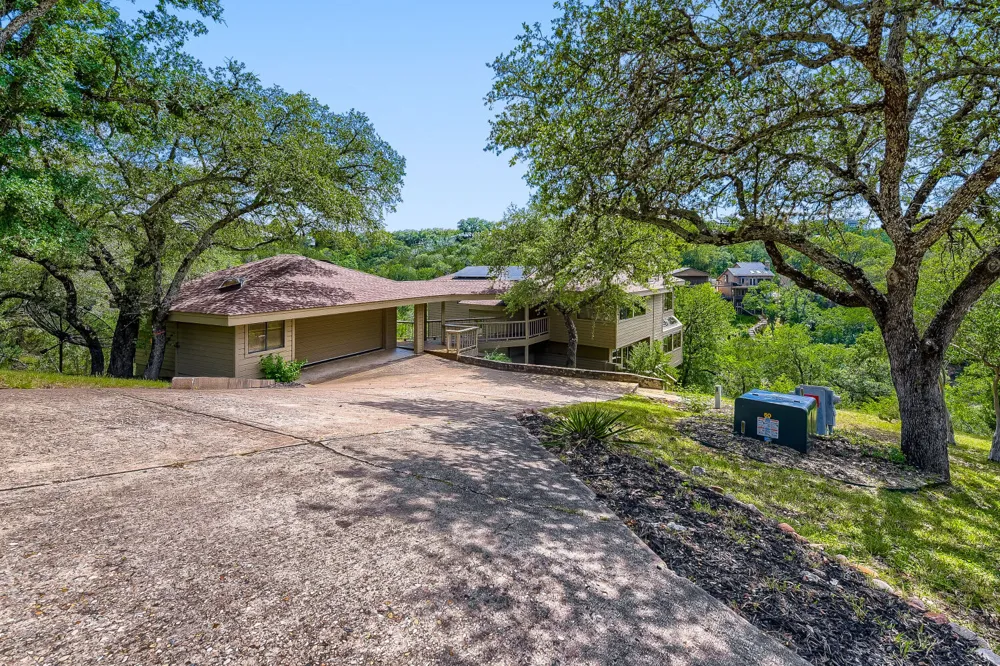 509 Coventry Road Spicewood, TX 78669