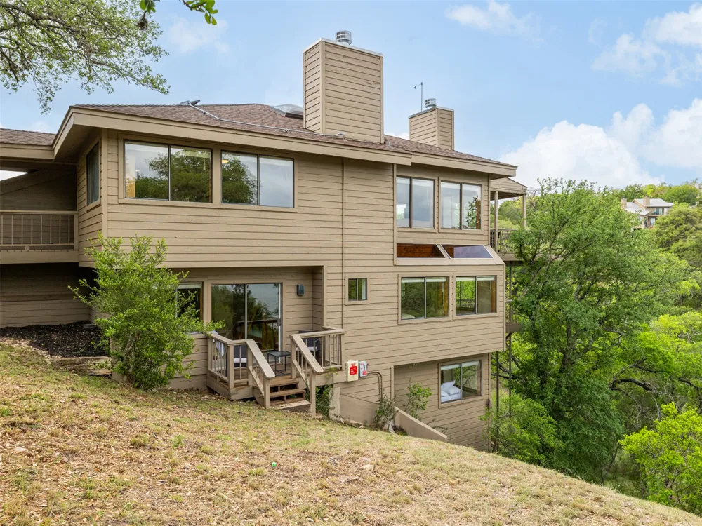 509 Coventry Road Spicewood, TX 78669