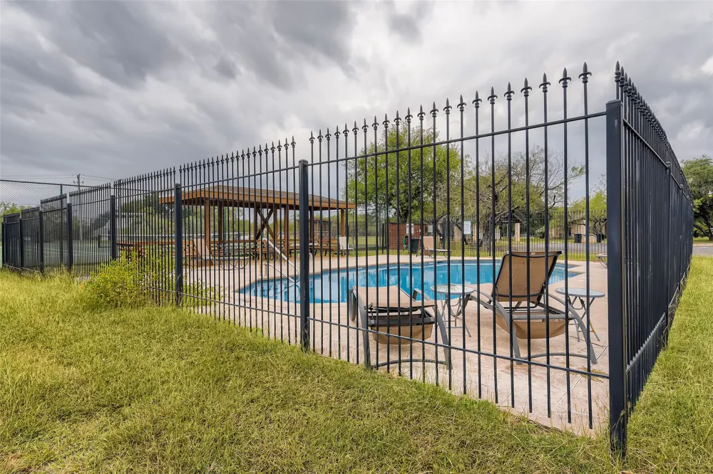 509 Coventry Road Spicewood, TX 78669