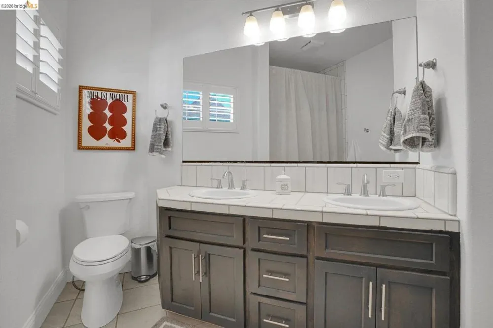 5530 Edgeview DR Discovery Bay, CA 94505