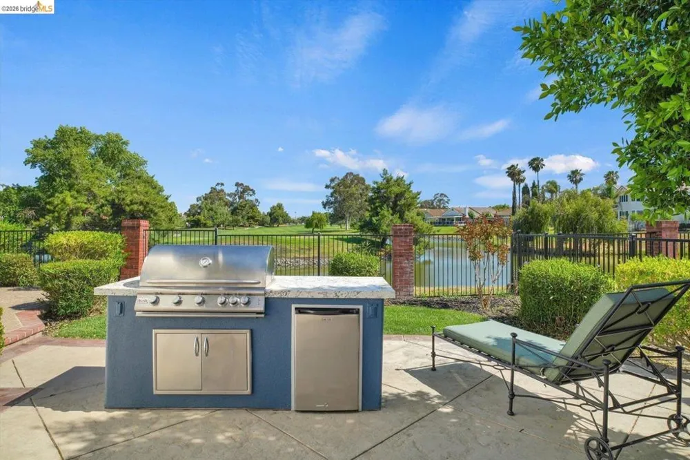 5530 Edgeview DR Discovery Bay, CA 94505