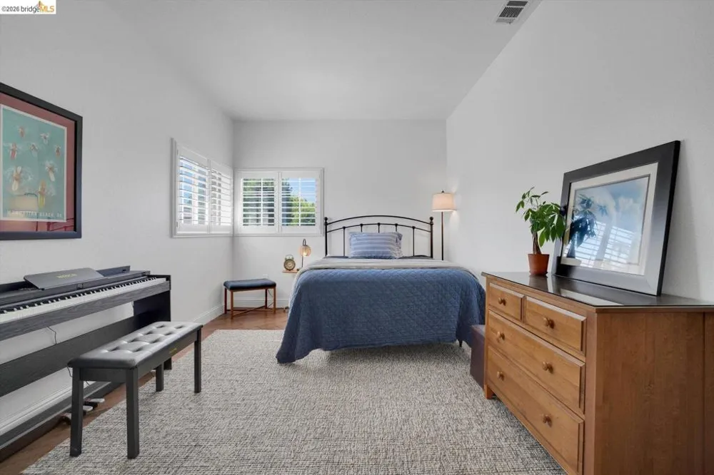 5530 Edgeview DR Discovery Bay, CA 94505