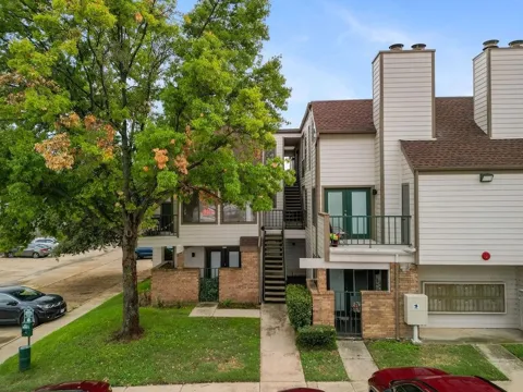 2300 Bamboo Drive #N211