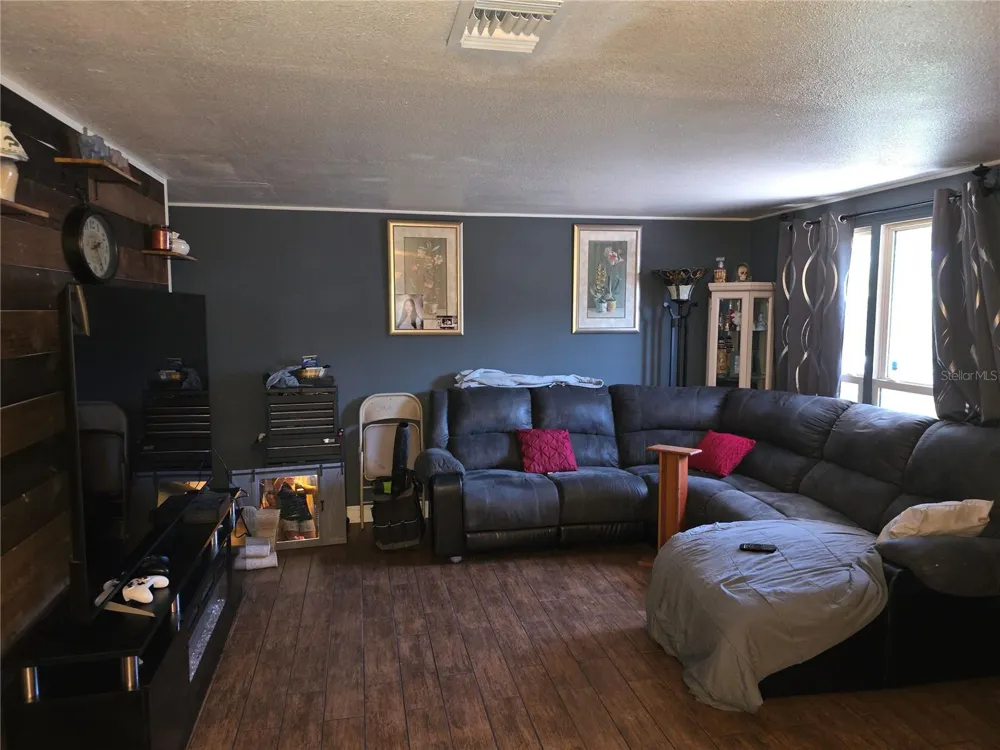 917 27TH STREET E Bradenton, FL 34208