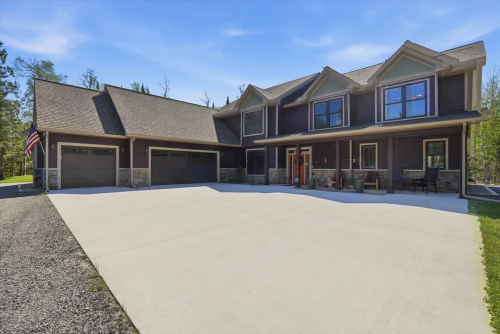 11679 Lakeshore Drive Nashwauk, MN 55769