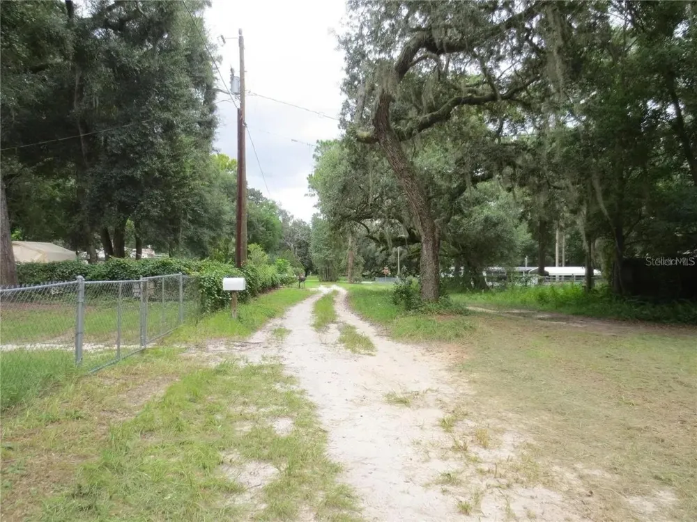 16865 SE 3RD PLACE Silver Springs, FL 34488