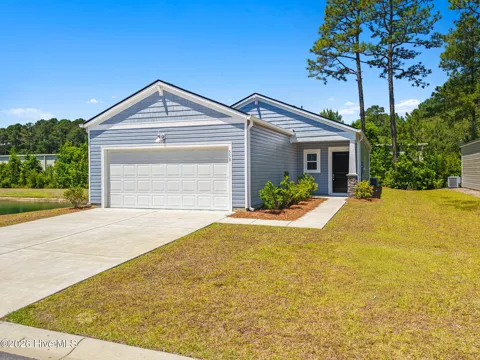 558 Ladyfish Loop NW
