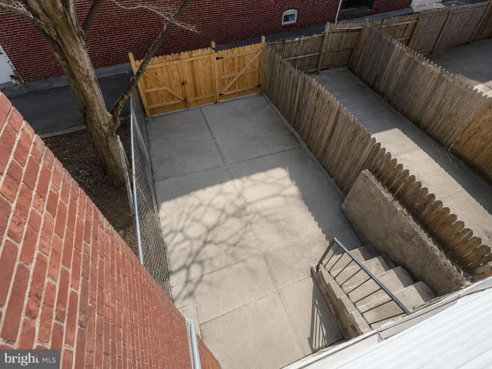 2641 E MONUMENT STREET Baltimore, MD 21205
