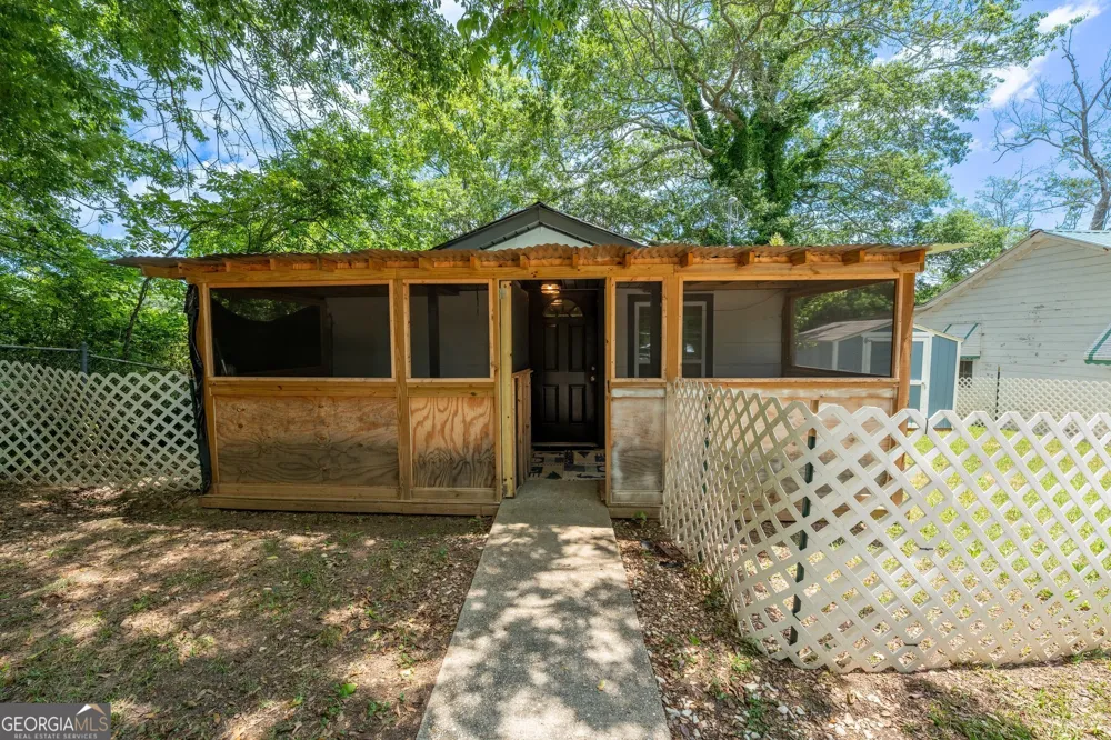 128 Branch ST Toccoa, GA 30577