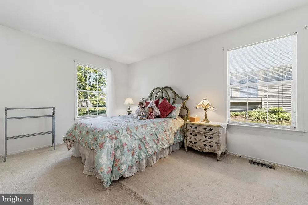 9 PATRICK HENRY COURT Monroe Township, NJ 08831