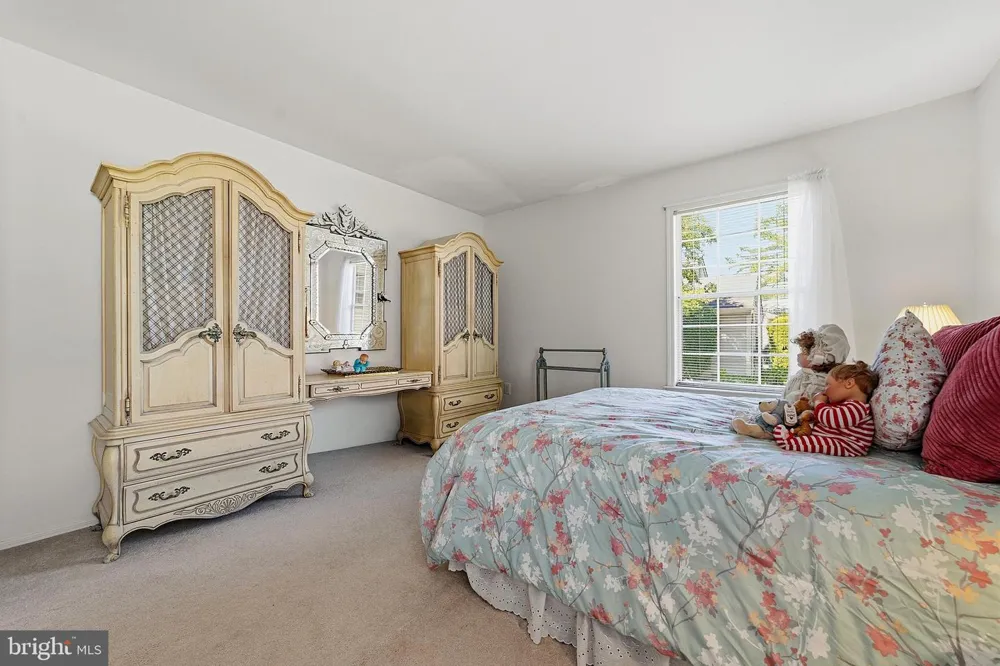 9 PATRICK HENRY COURT Monroe Township, NJ 08831