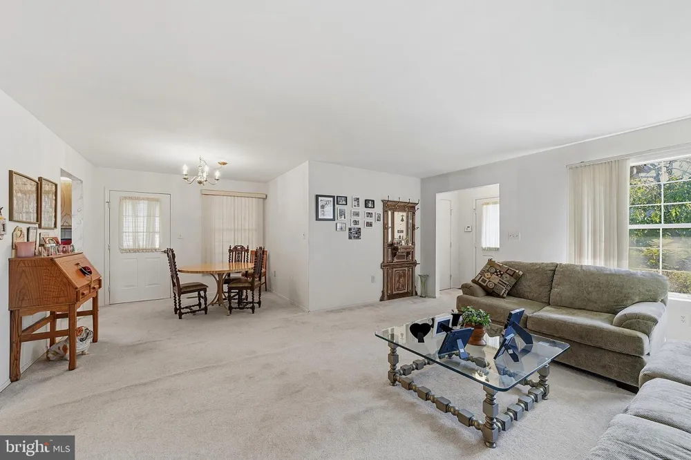 9 PATRICK HENRY COURT Monroe Township, NJ 08831