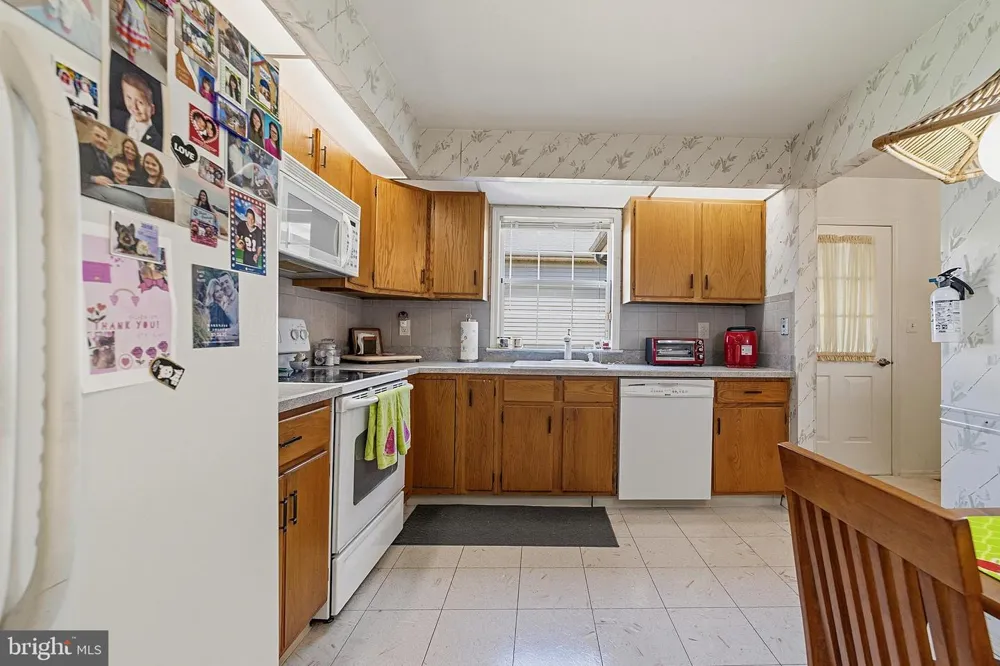 9 PATRICK HENRY COURT Monroe Township, NJ 08831