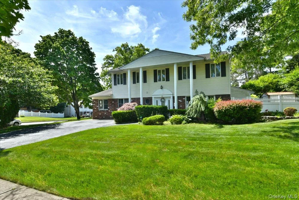 22 Chatham Road Commack, NY 11725
