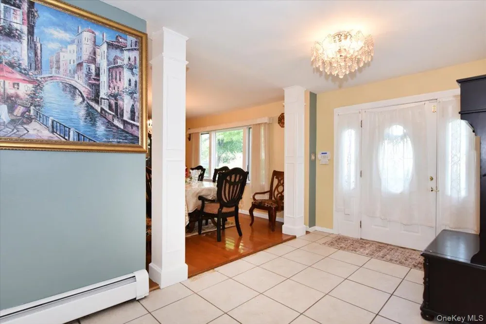 22 Chatham Road Commack, NY 11725