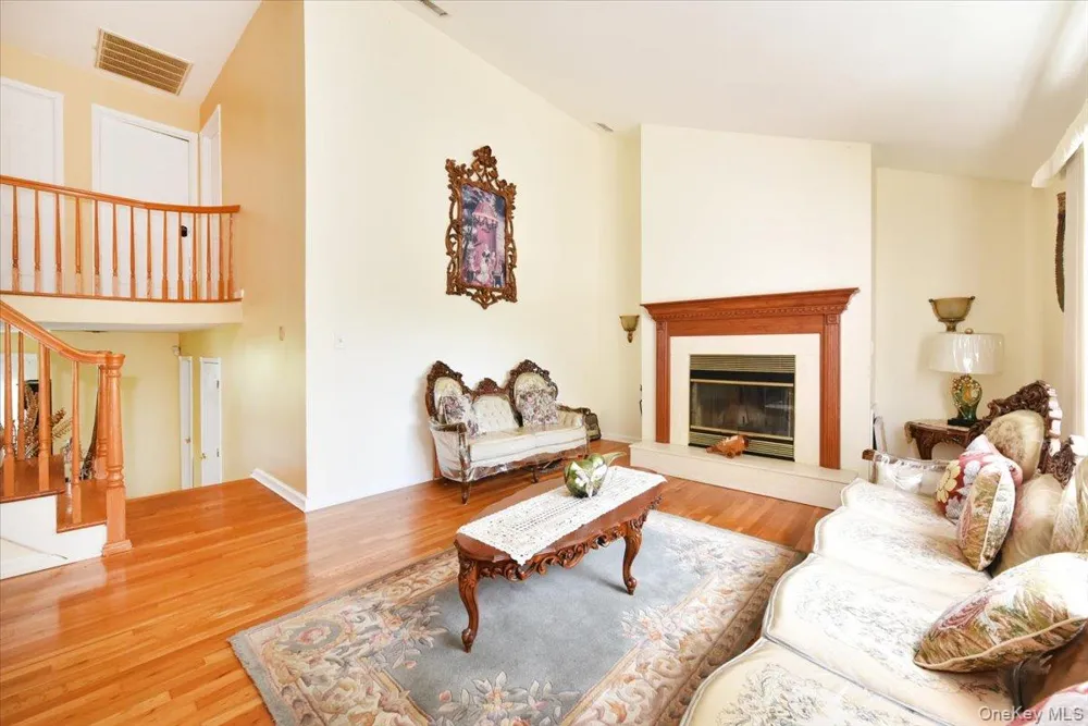 22 Chatham Road Commack, NY 11725