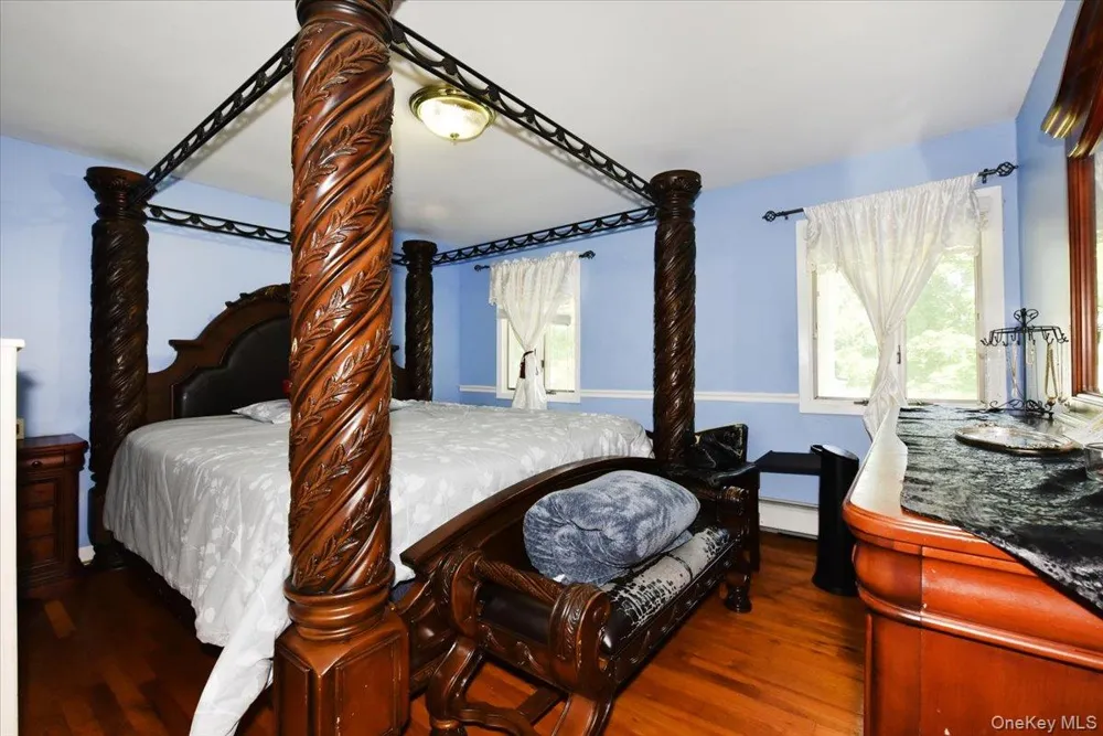 22 Chatham Road Commack, NY 11725