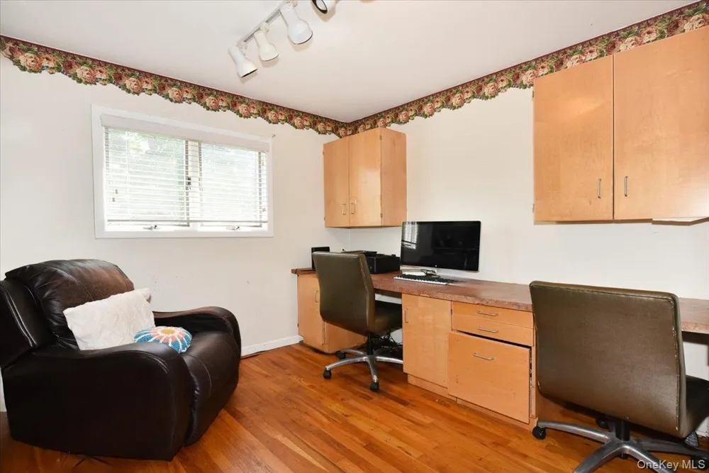 22 Chatham Road Commack, NY 11725