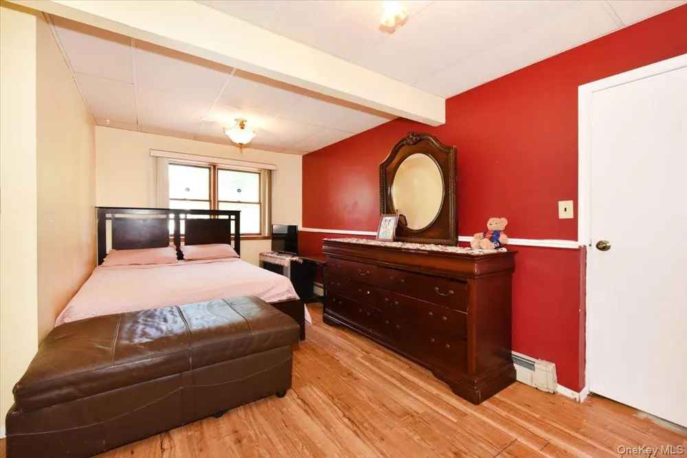 22 Chatham Road Commack, NY 11725