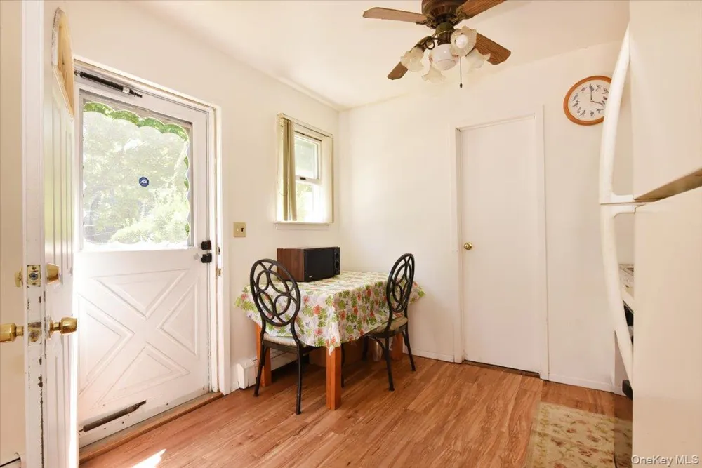 22 Chatham Road Commack, NY 11725