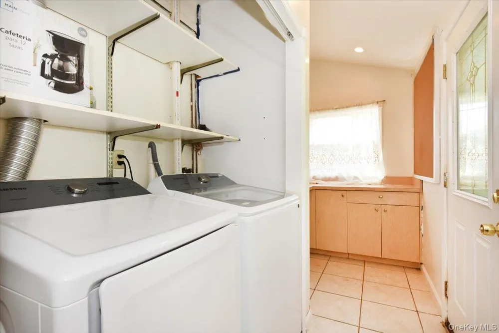 22 Chatham Road Commack, NY 11725