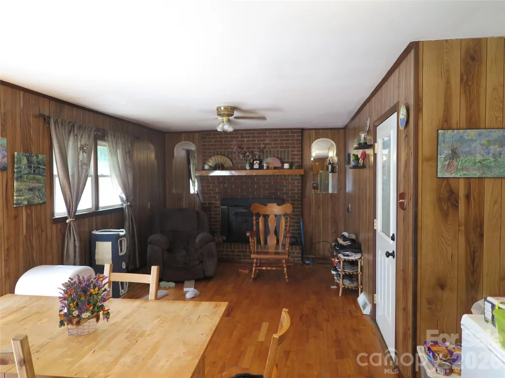 112 Glenn Oaks Drive Lawndale, NC 28090