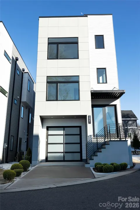 221 Woodsborough Place