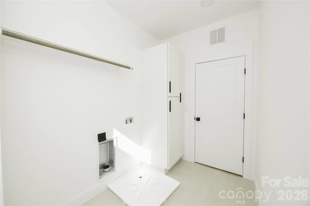 221 Woodsborough Place Raleigh, NC 27601