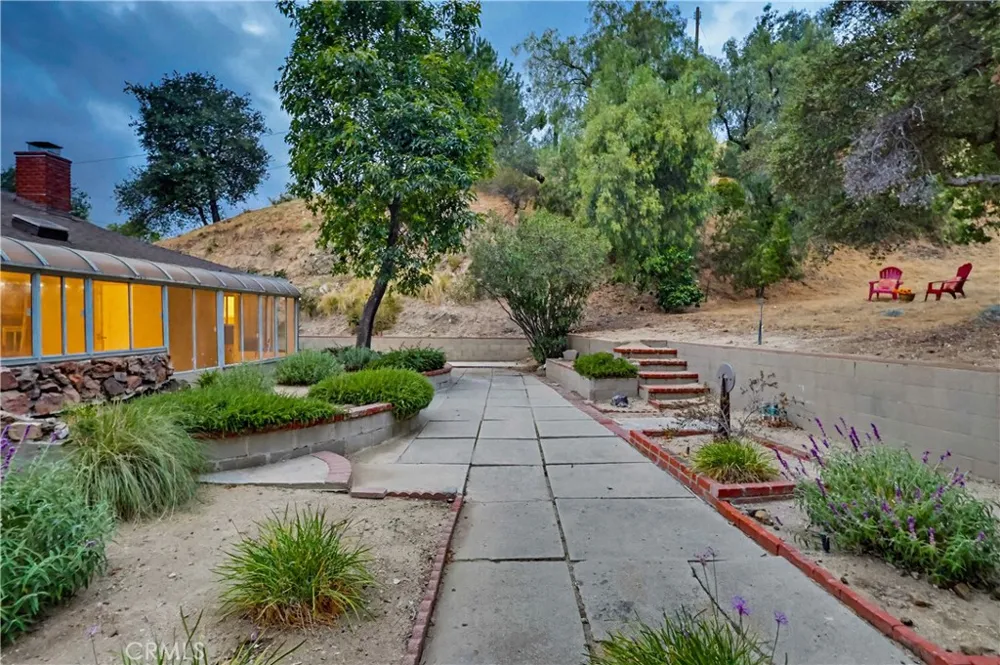 9522 Cedarvale Road Tujunga, CA 91042