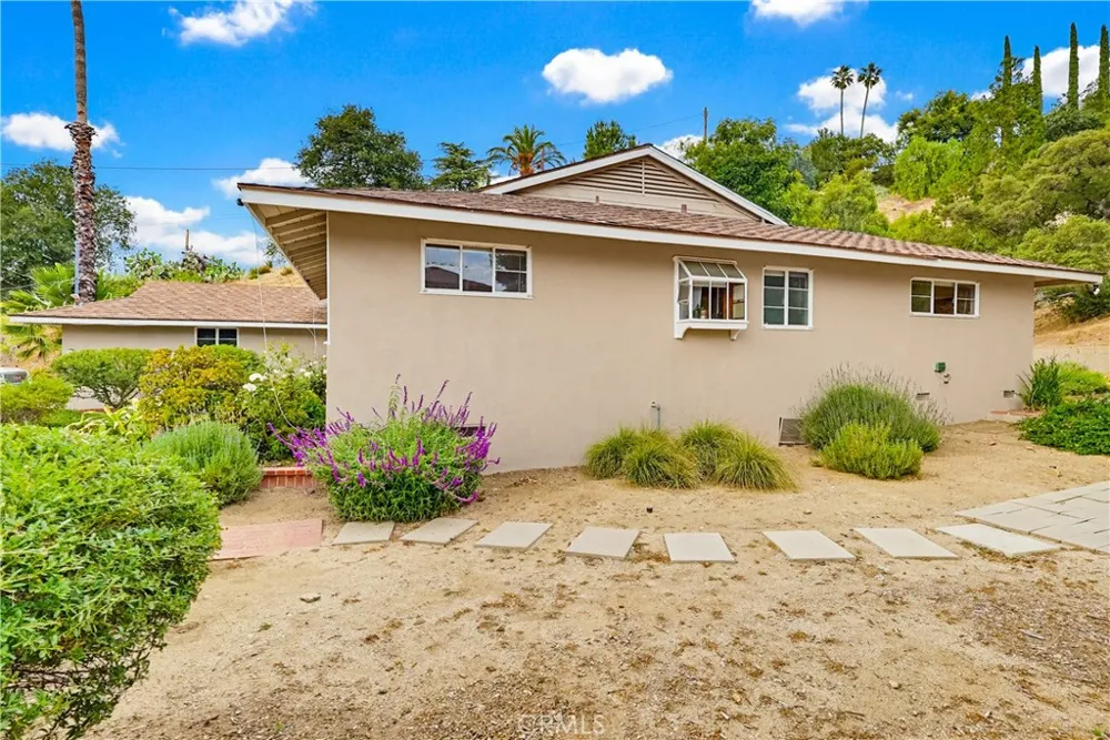 9522 Cedarvale Road Tujunga, CA 91042